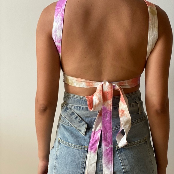 Tie Die Back Less Crop Top - Picture 4 of 4